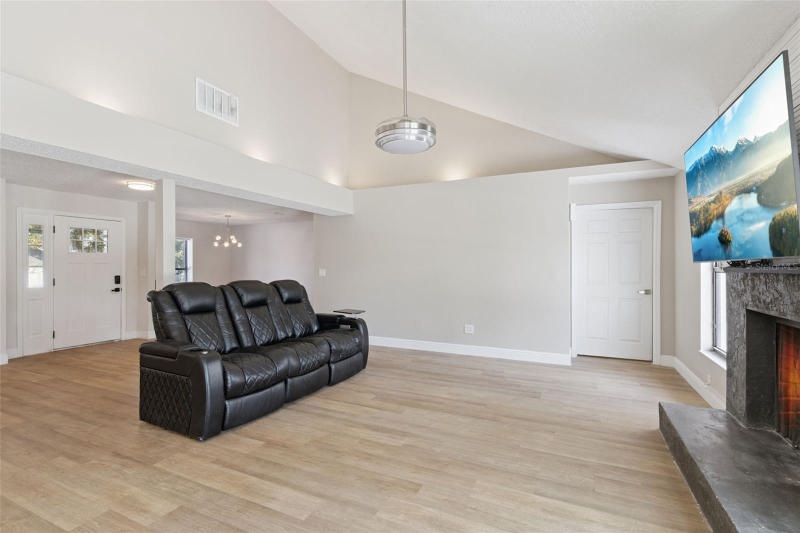 FAIRWAY OAKS AT DEER RUN - Residential