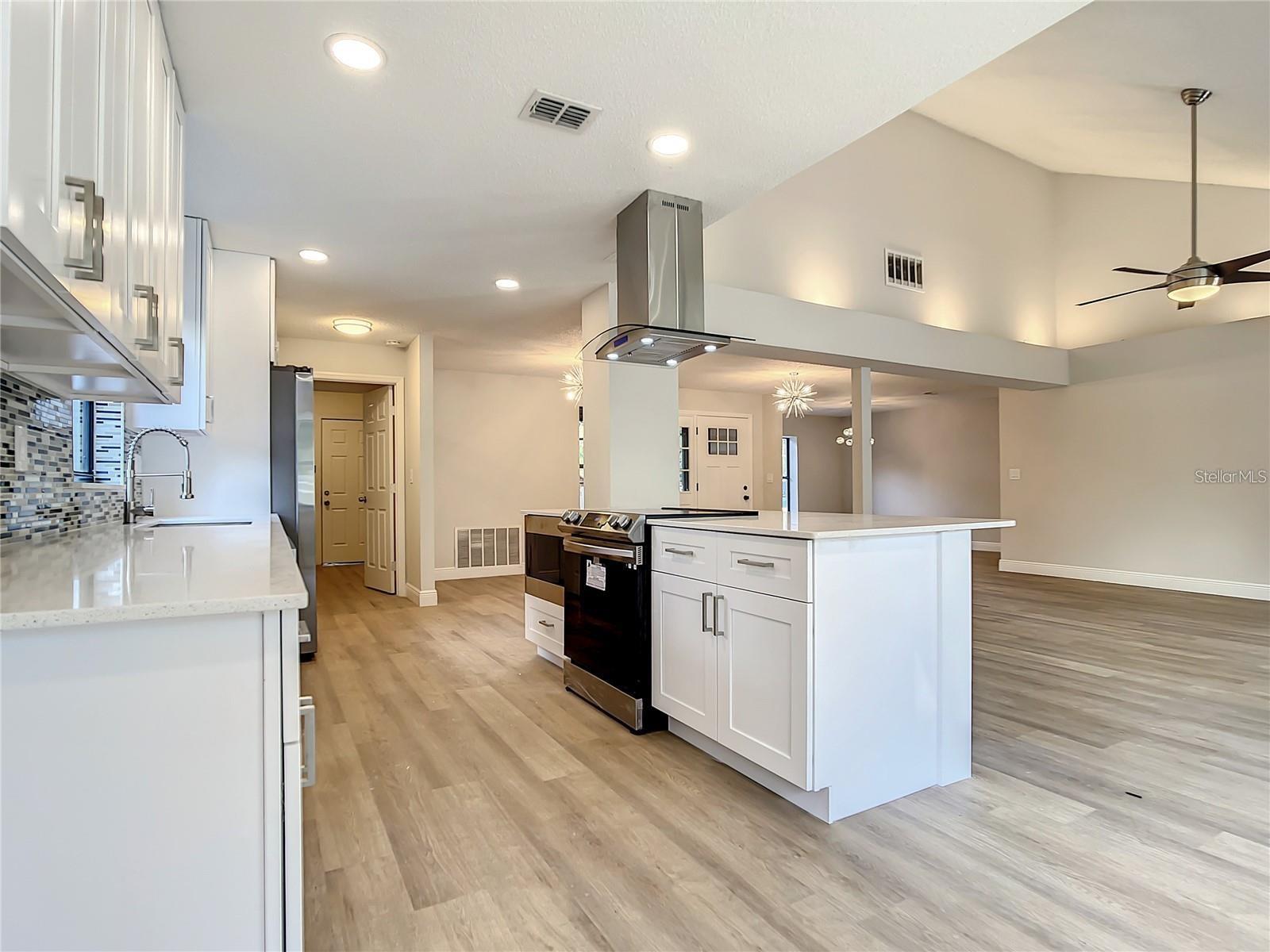 FAIRWAY OAKS AT DEER RUN - Residential