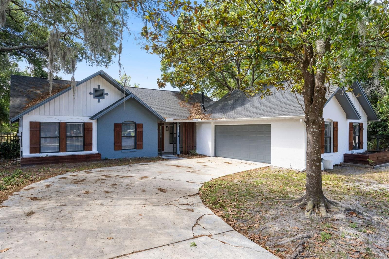 FAIRWAY OAKS AT DEER RUN - Residential