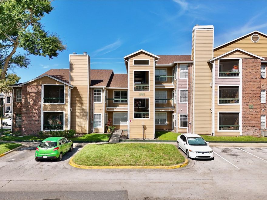 Short Sale. AGENTS - PLEASE VIEW REALTOR REMARKS IN THE MLS. Short Sale. Welcome to this beautiful 2-bedroom, 2-bath condo offers an excellent opportunity to own in the heart of Orlando. Featuring an open living and dining area, spacious bedrooms and a private balcony, this home is ready for your personal touches. This community has fantastic amenities including swimming pools, clubhouse, tennis courts and more all just minutes from the airport, major highways, shopping, and dining. Please note: This is a non-approved short sale subject to third-party approval.
Offers will be accepted through Friday, October 24, 2025 at 5:00 pm.
AT SELLER'S DISCRETION, A SUBMISSION MAY BE ACCEPTED AT ANY TIME.