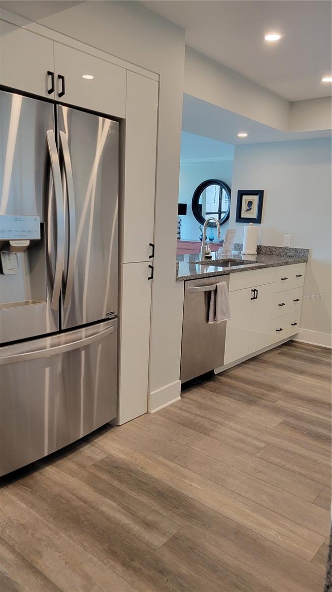 SUNSET TOWERS - Residential Lease