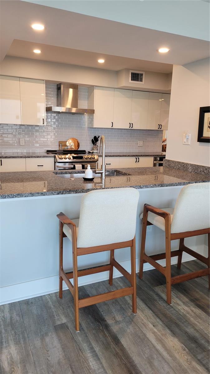 SUNSET TOWERS - Residential Lease