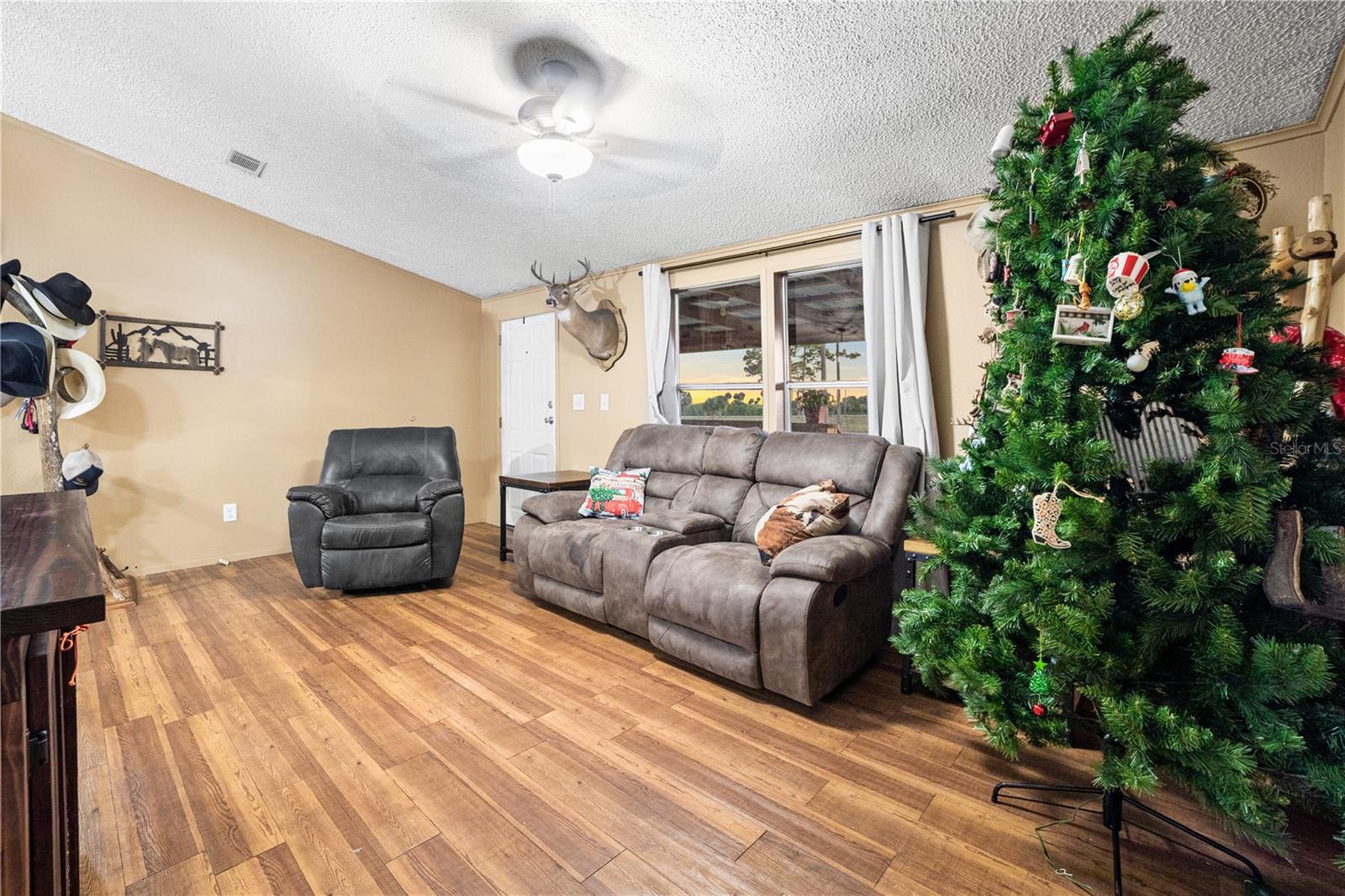 ARROW B RANCH - Residential