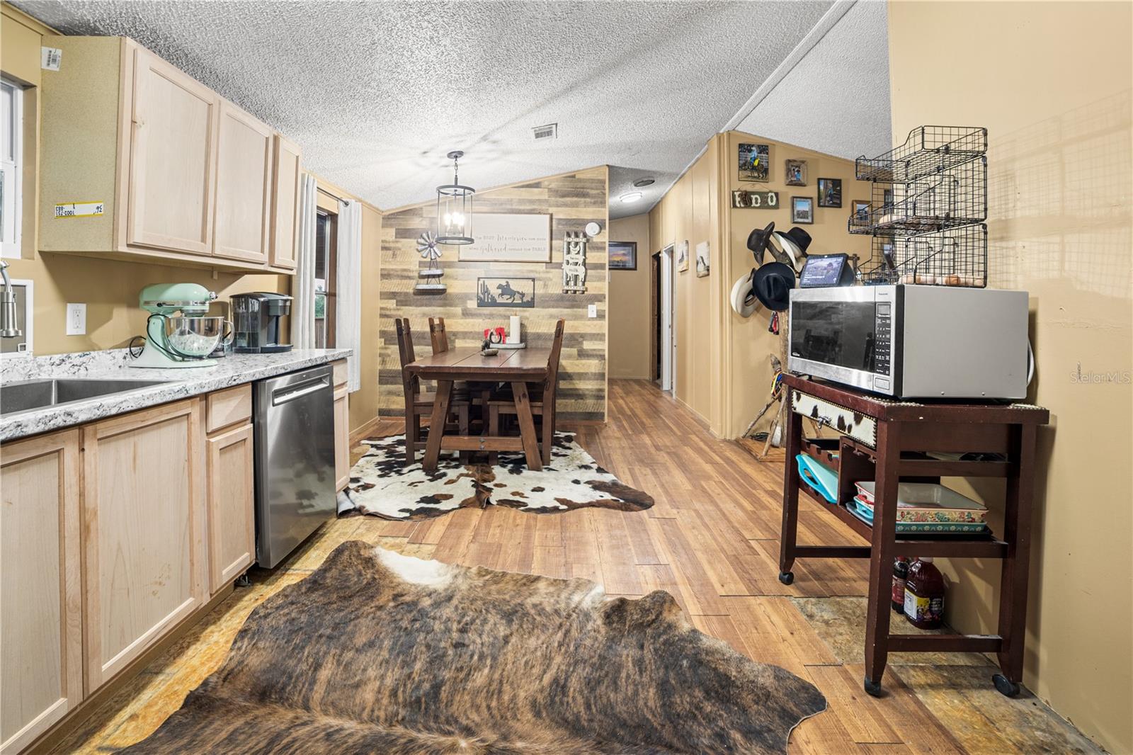 ARROW B RANCH - Residential