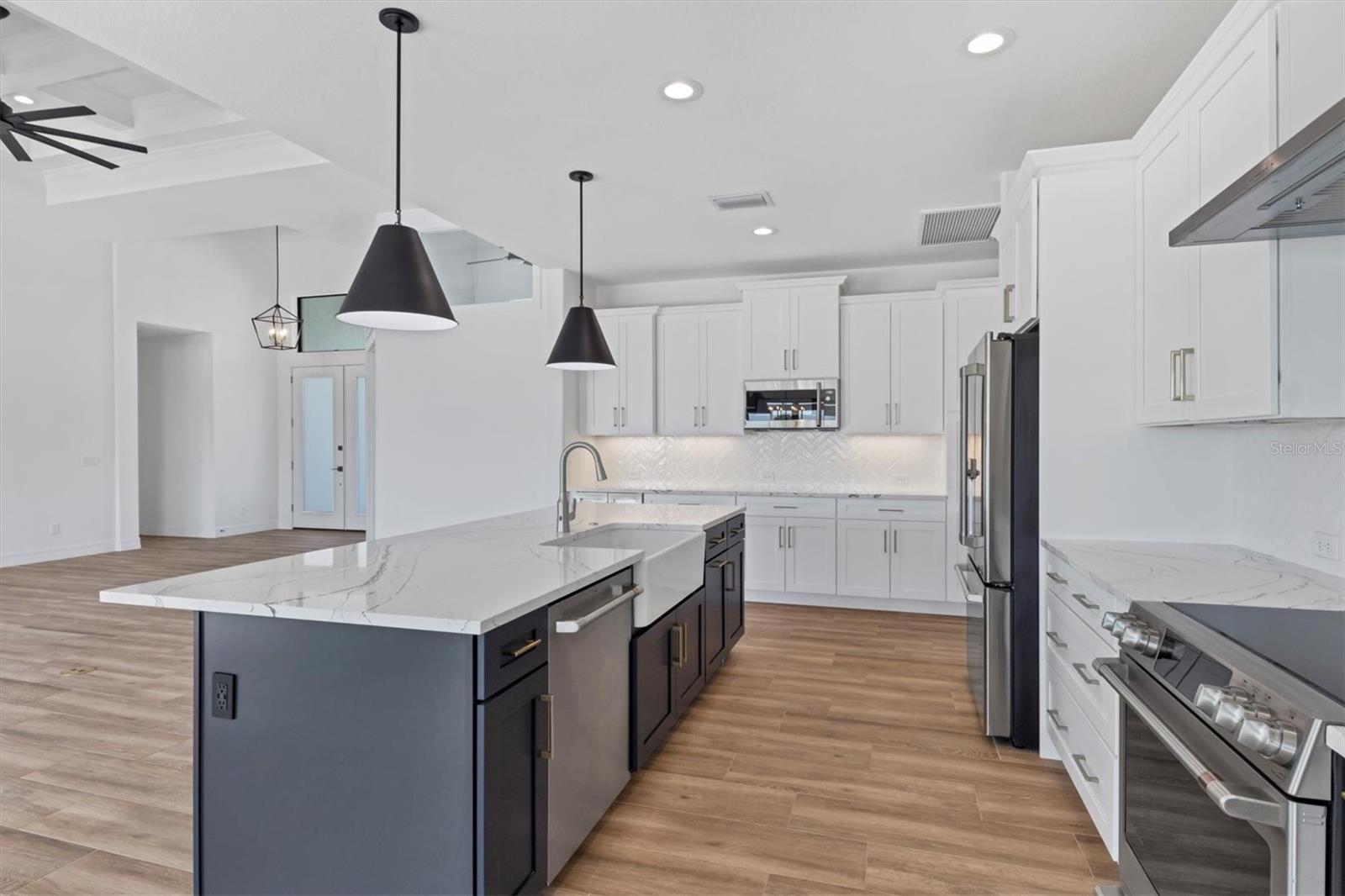 SOUTH GULF COVE - Residential