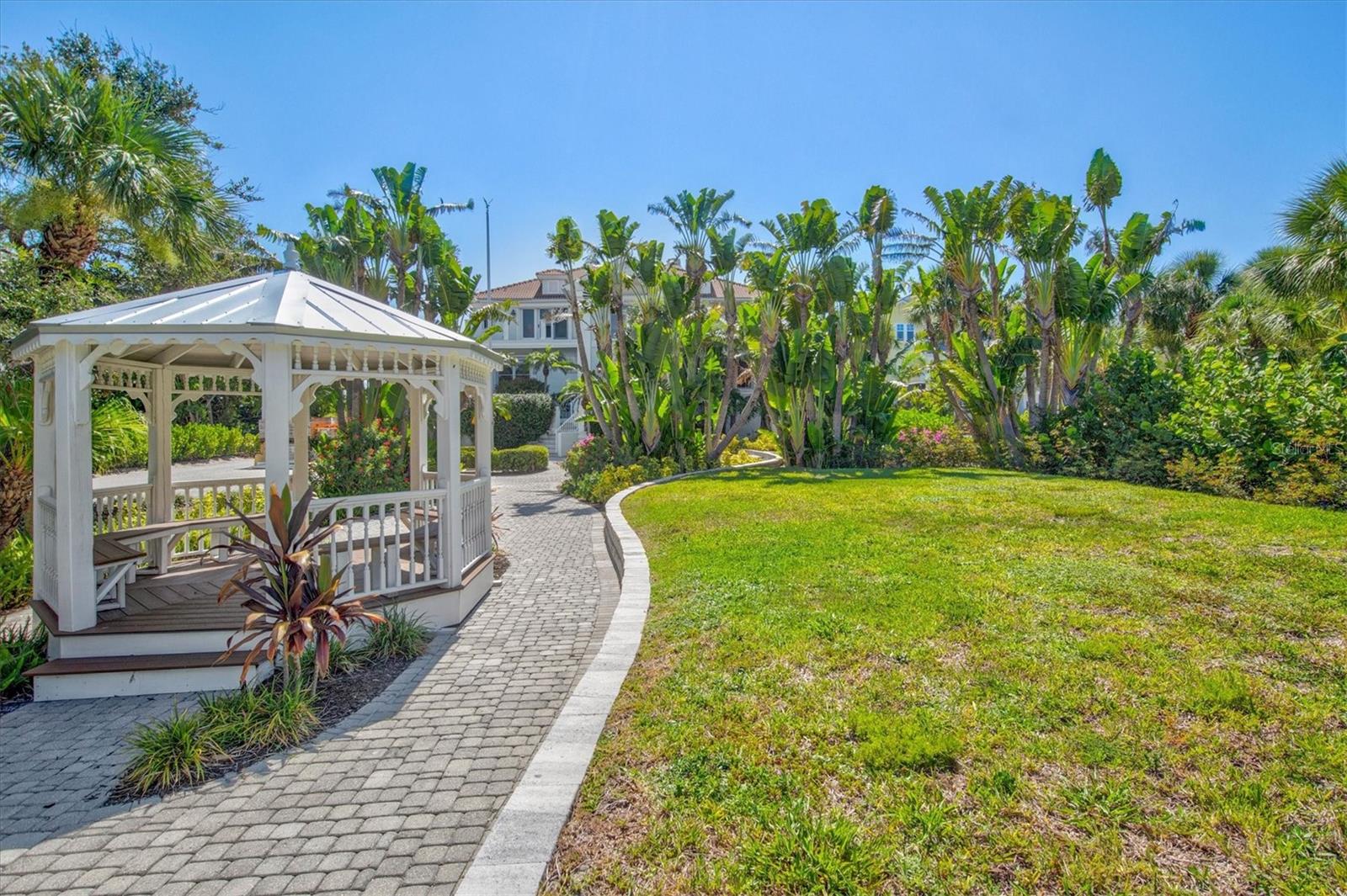 TROPICAL BREEZE ESTATES - Residential