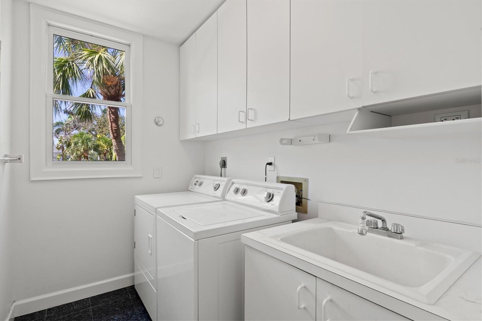 TROPICAL BREEZE ESTATES - Residential