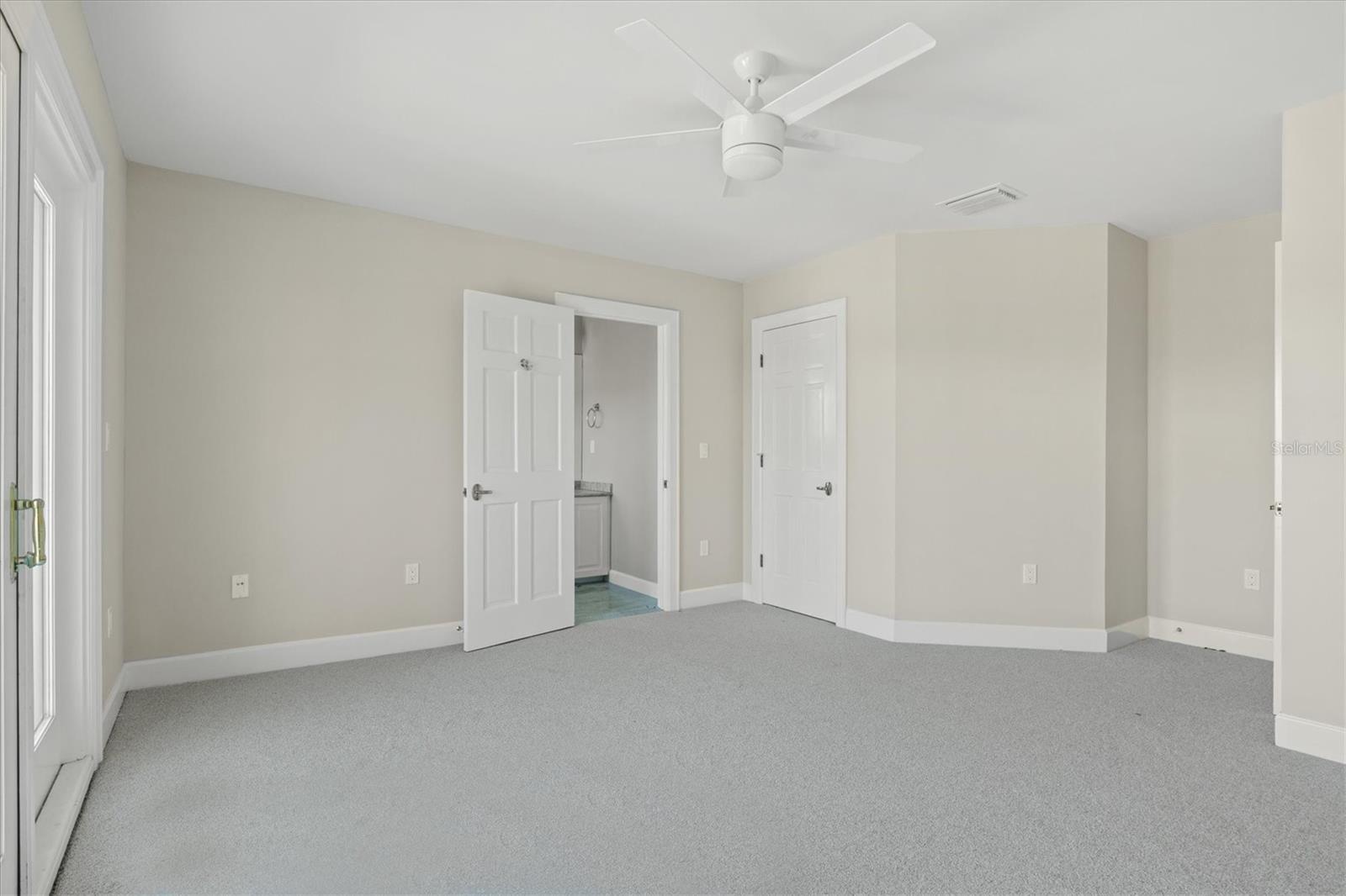 TROPICAL BREEZE ESTATES - Residential