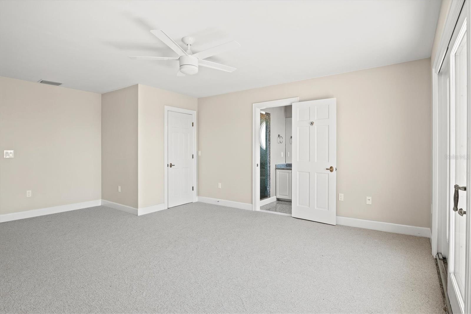 TROPICAL BREEZE ESTATES - Residential