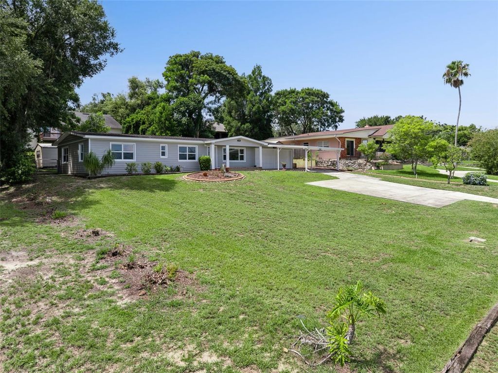 Photo of 1024 Sunset Drive, Lake Wales, FL 33853 (MLS # P4939322)