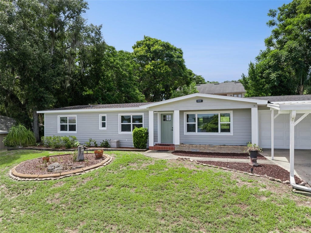Photo of 1024 Sunset Drive, Lake Wales, FL 33853 (MLS # P4939322)
