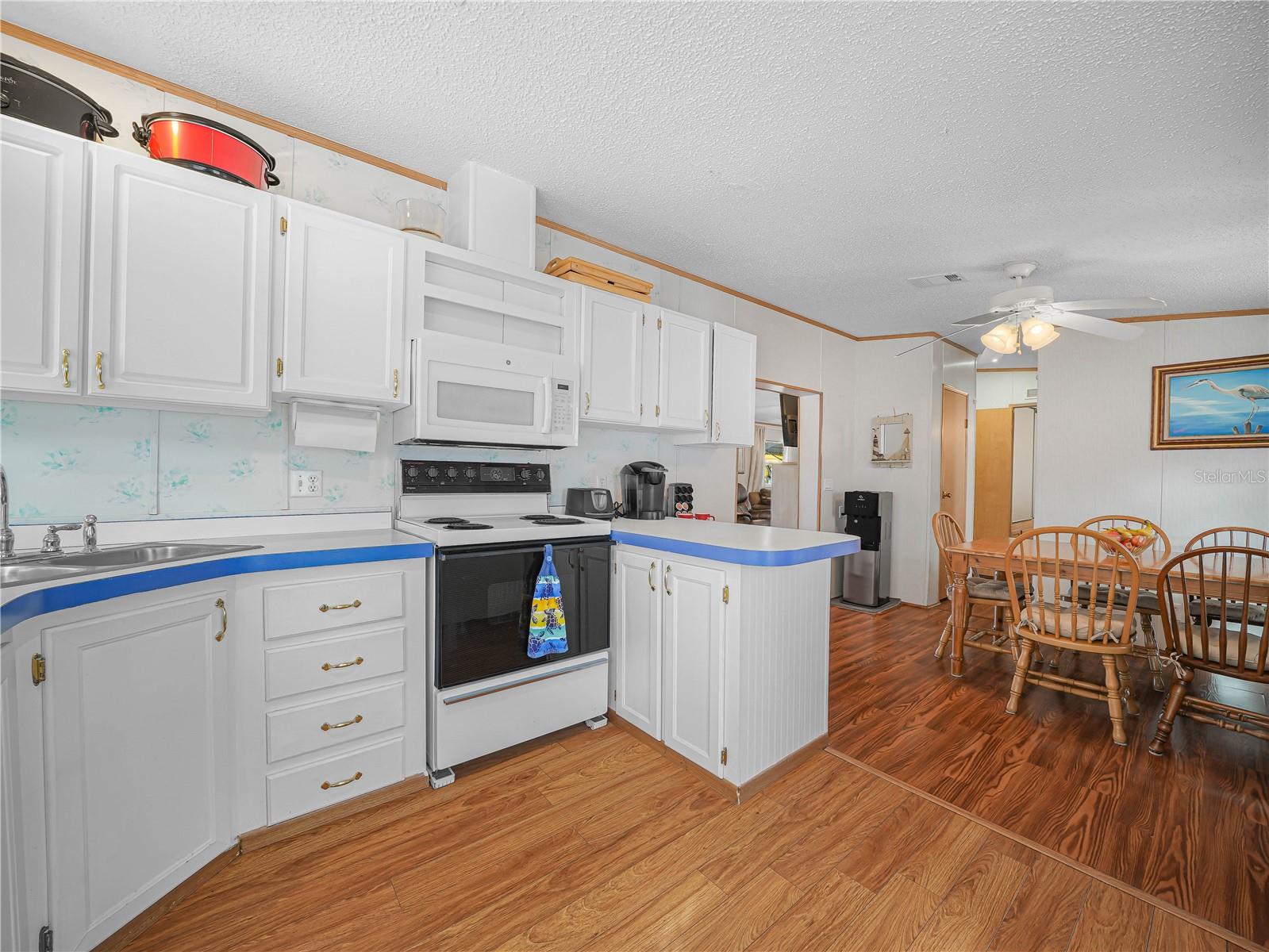 SADDLEBAG LAKE - Residential