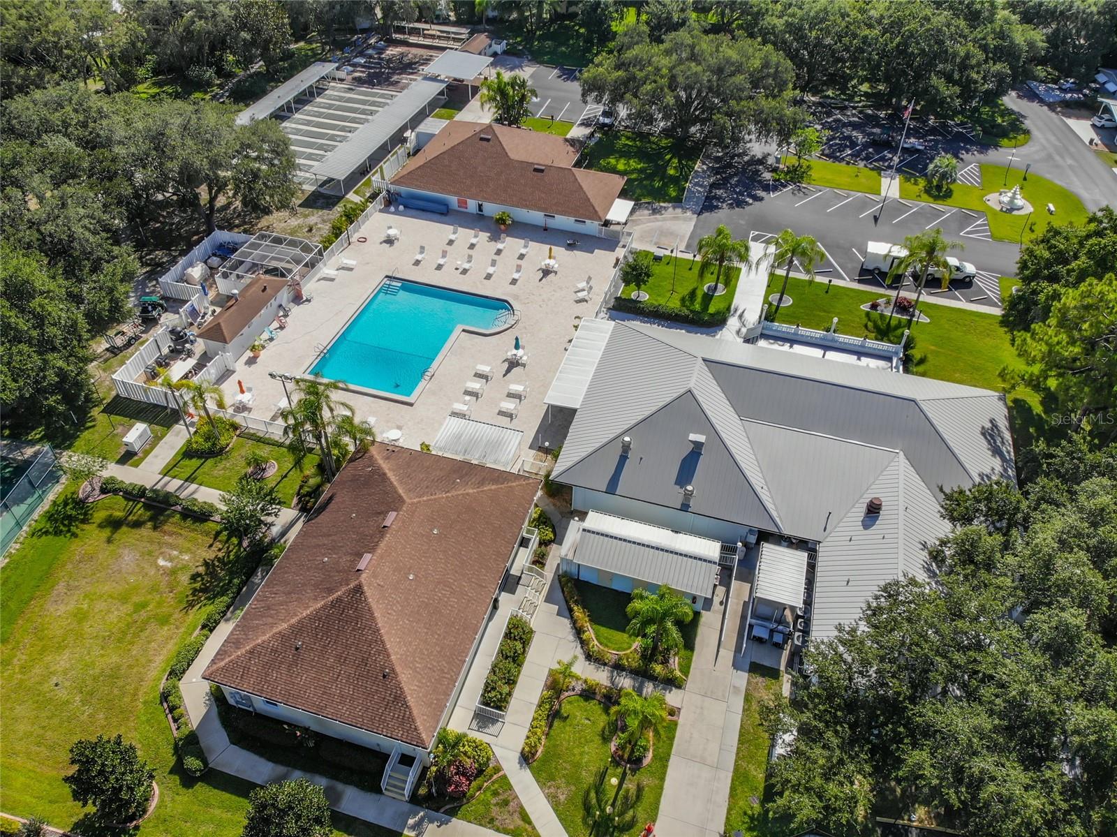SADDLEBAG LAKE - Residential