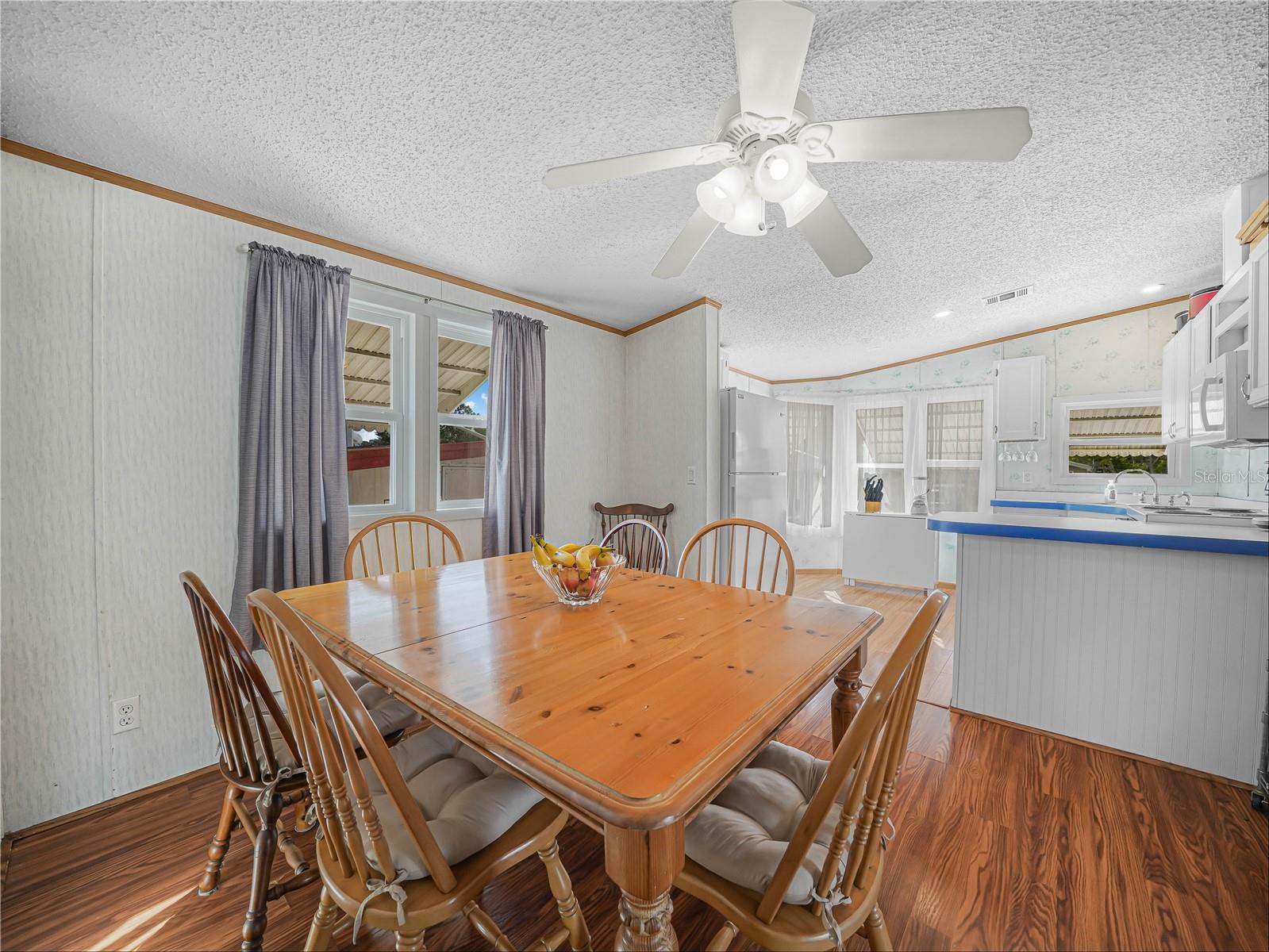 SADDLEBAG LAKE - Residential