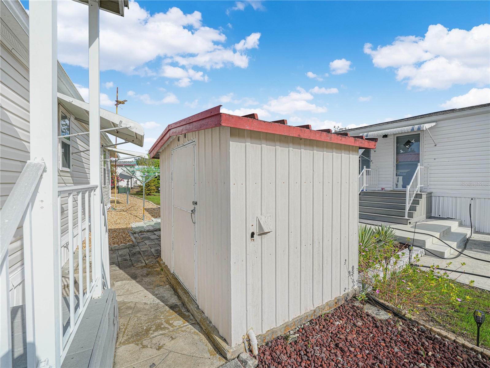 SADDLEBAG LAKE - Residential