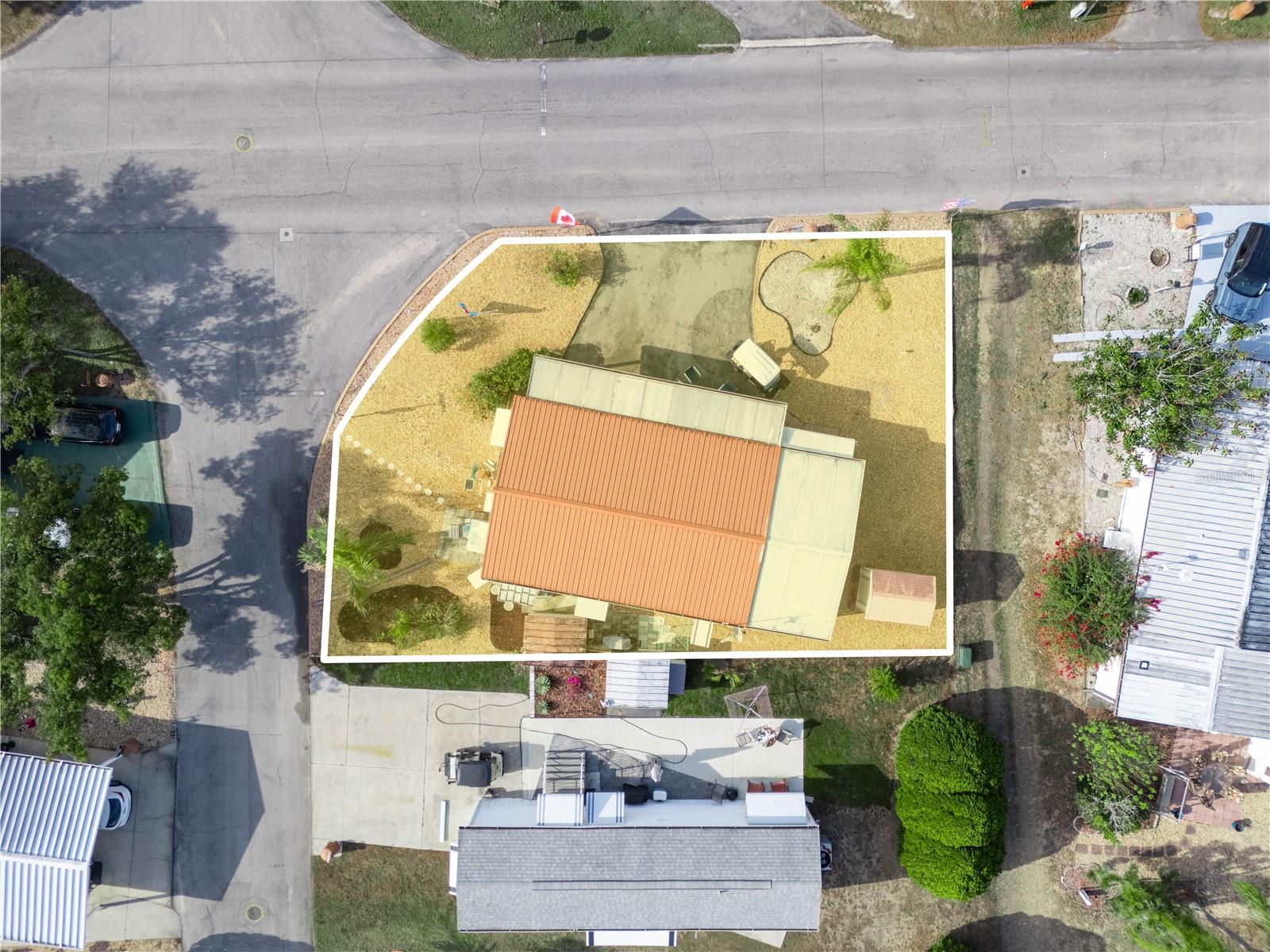 SADDLEBAG LAKE - Residential