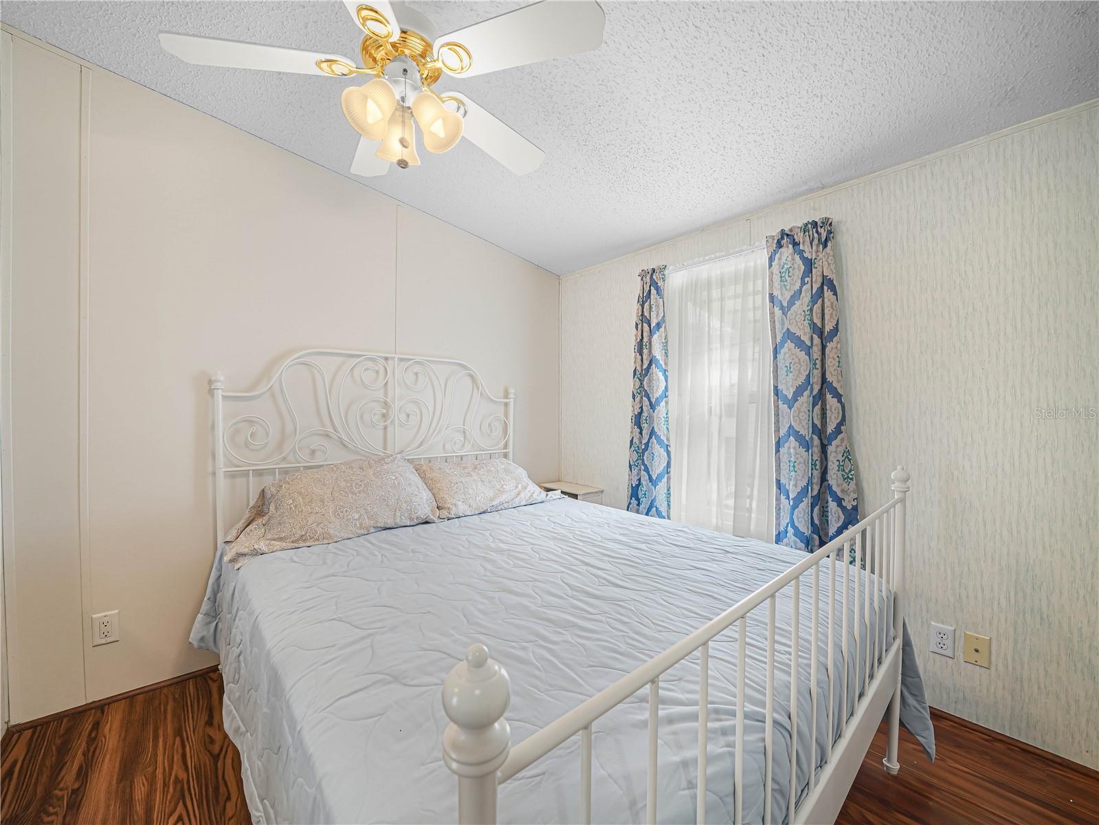 SADDLEBAG LAKE - Residential