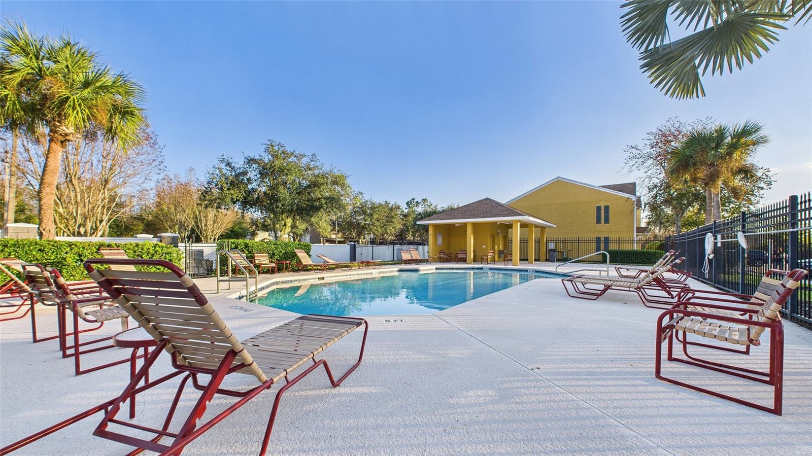 MEADOW POINTE - Residential