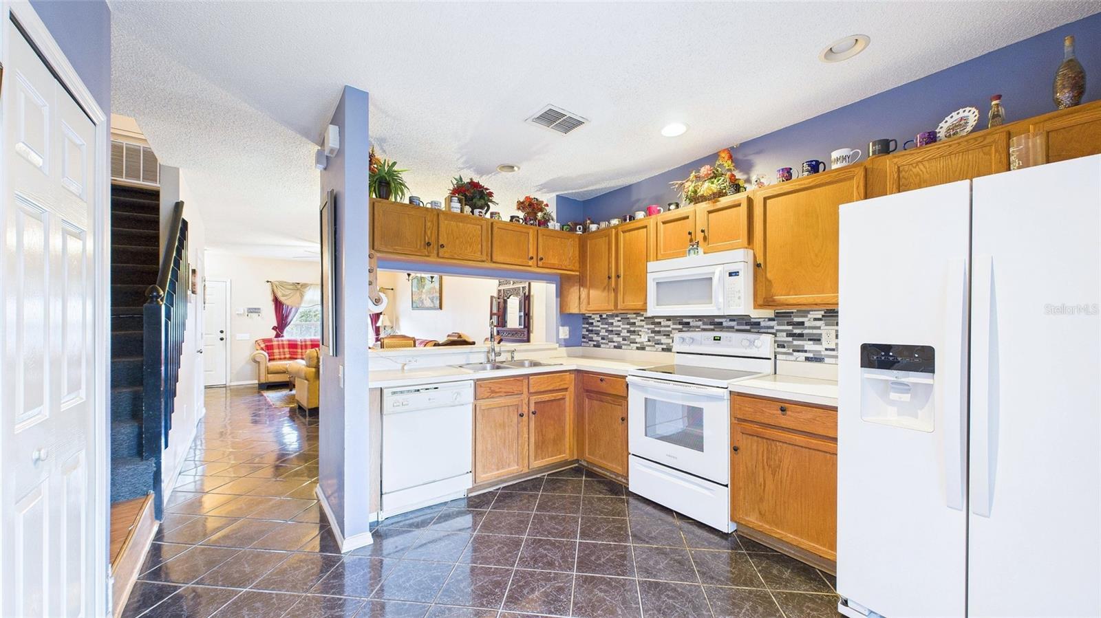 MEADOW POINTE - Residential