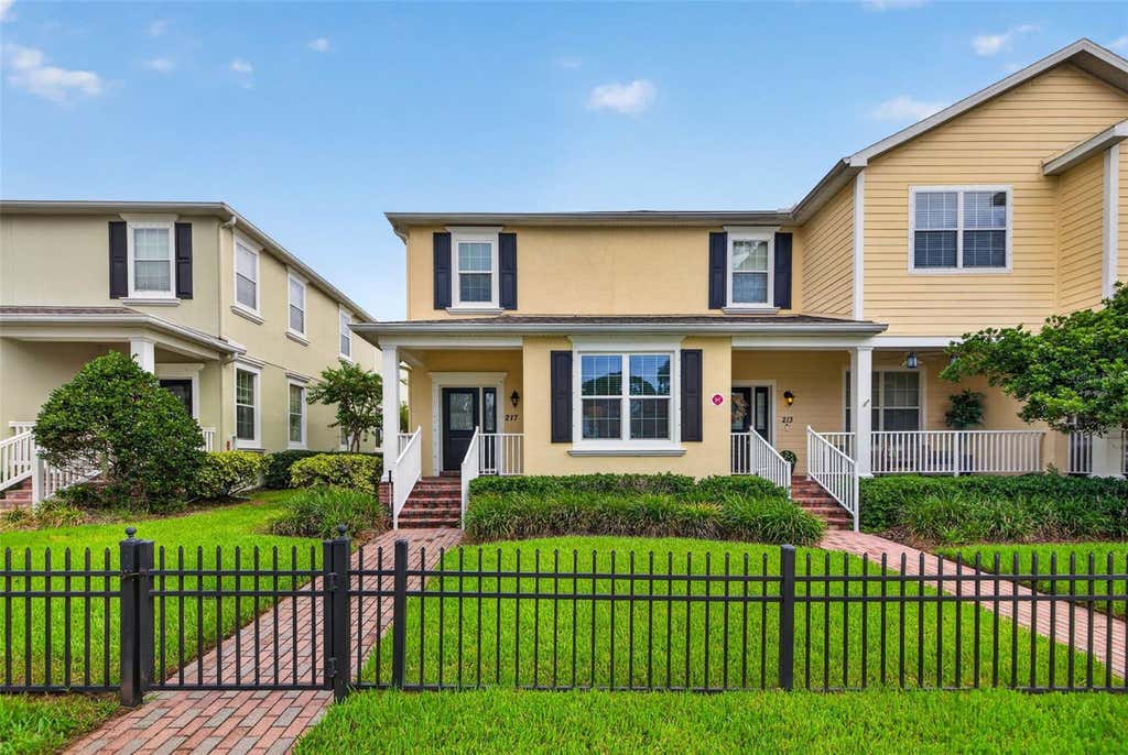 Photo of 217 49th Avenue N, St Petersburg, FL 33703 (MLS # TB8537869)