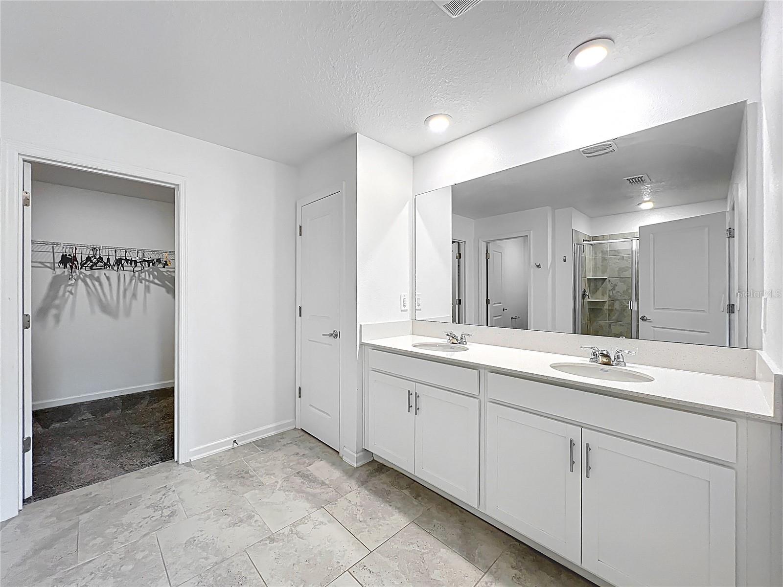 TRINITY LAKES 50 - Residential Lease