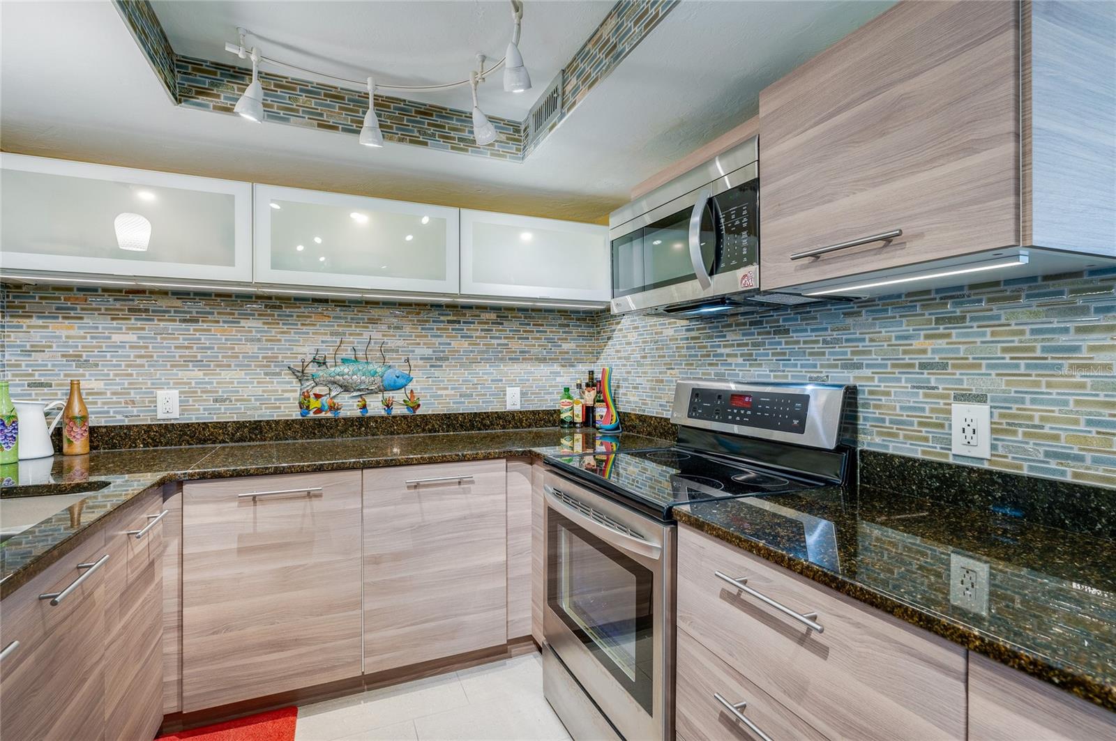 LANDMARK CONDO - Residential