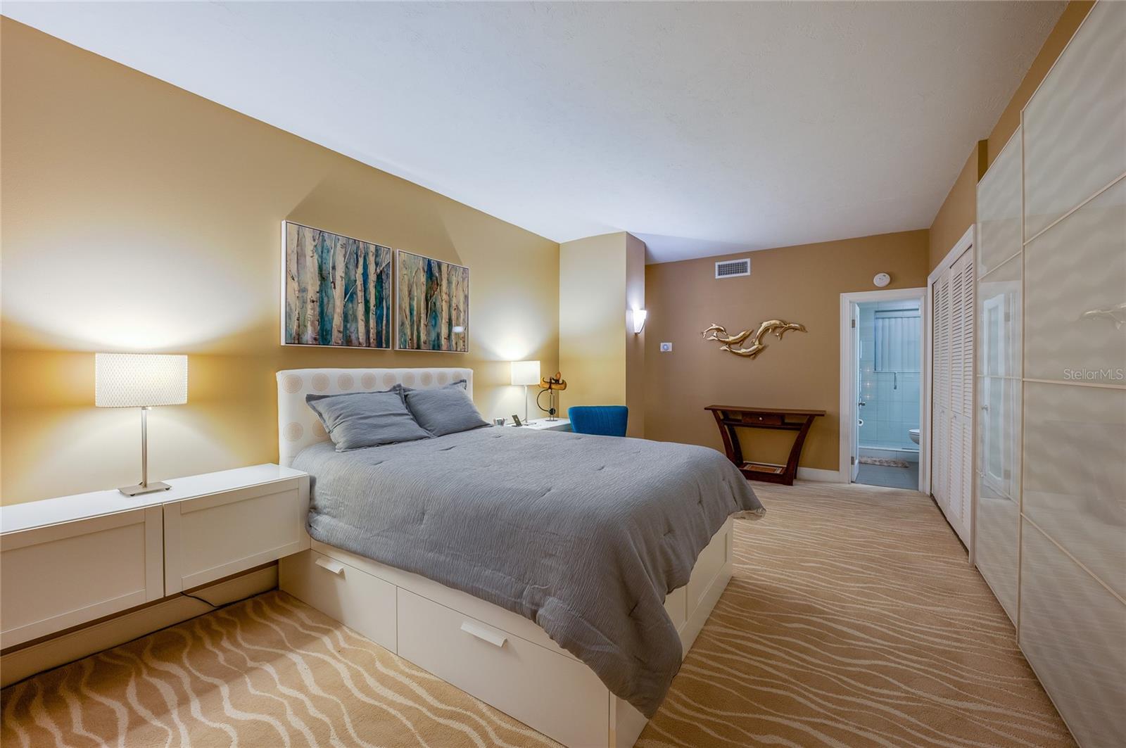 LANDMARK CONDO - Residential