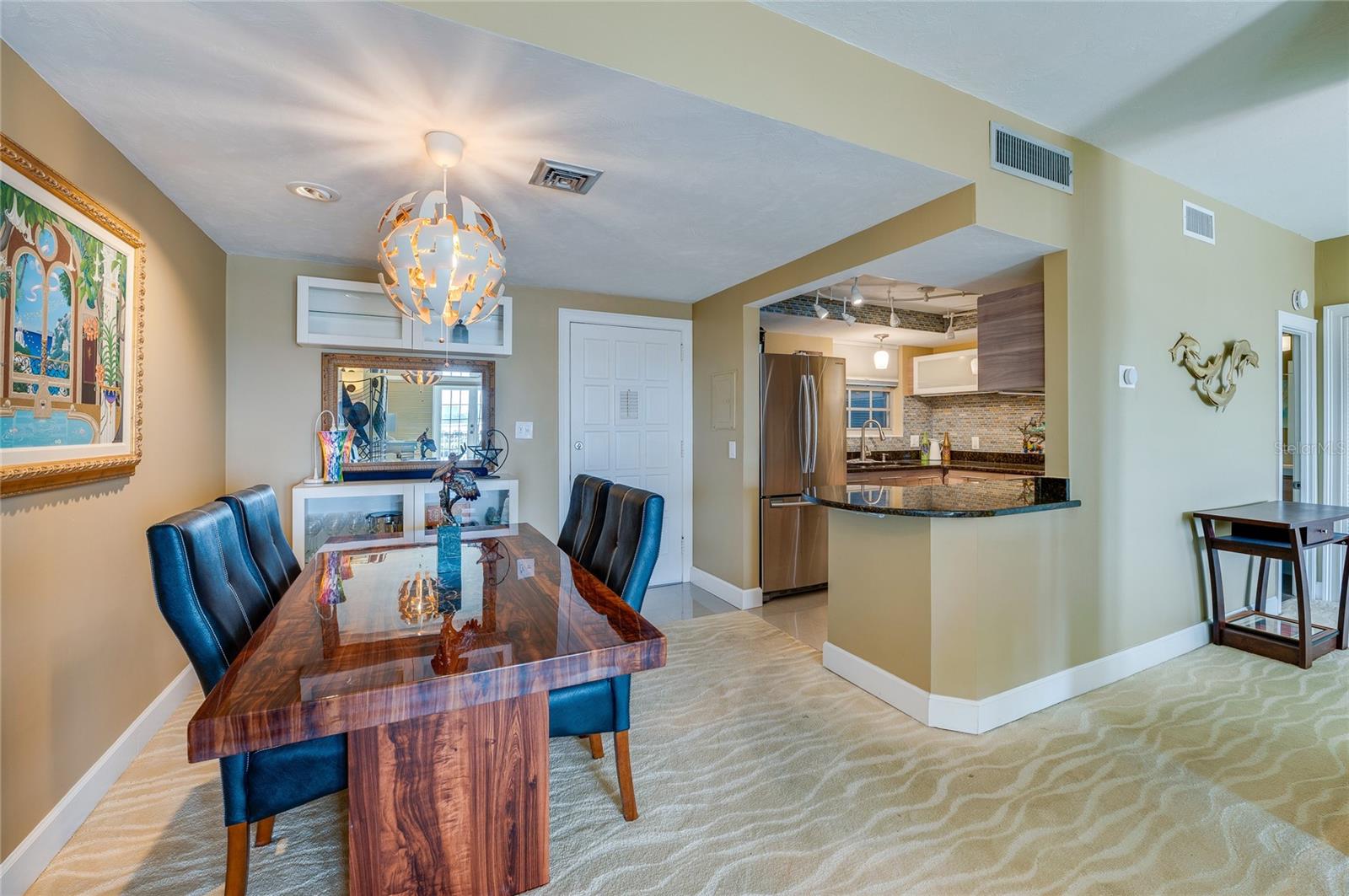 LANDMARK CONDO - Residential