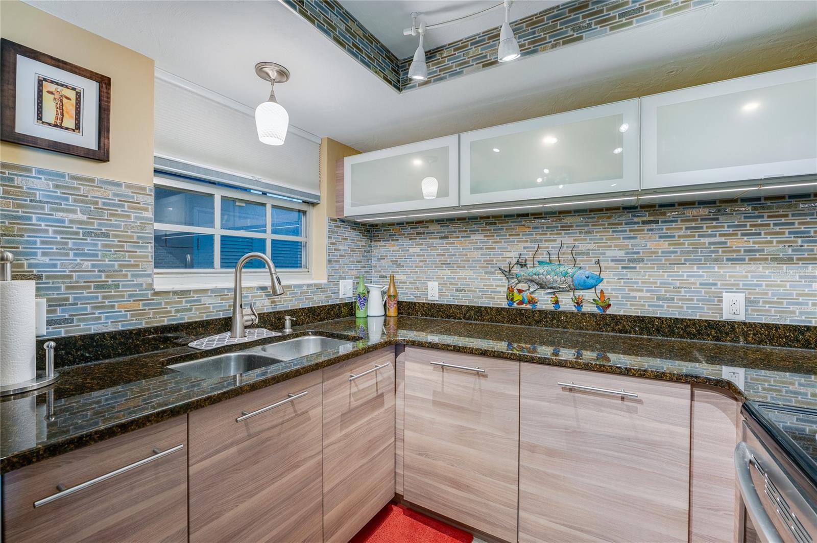 LANDMARK CONDO - Residential