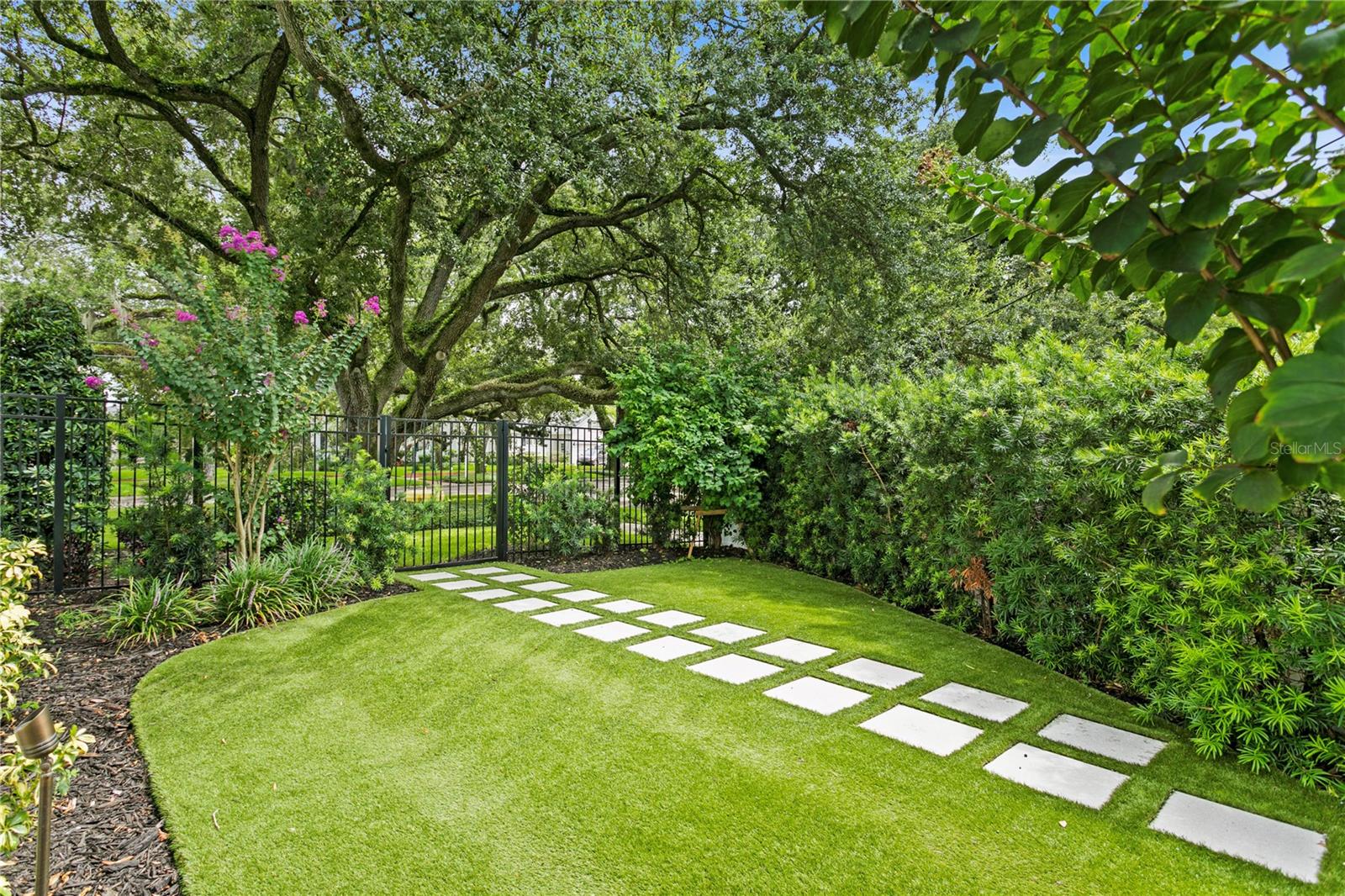 GOLF VIEW PARK 11 PAGE 72 - Residential