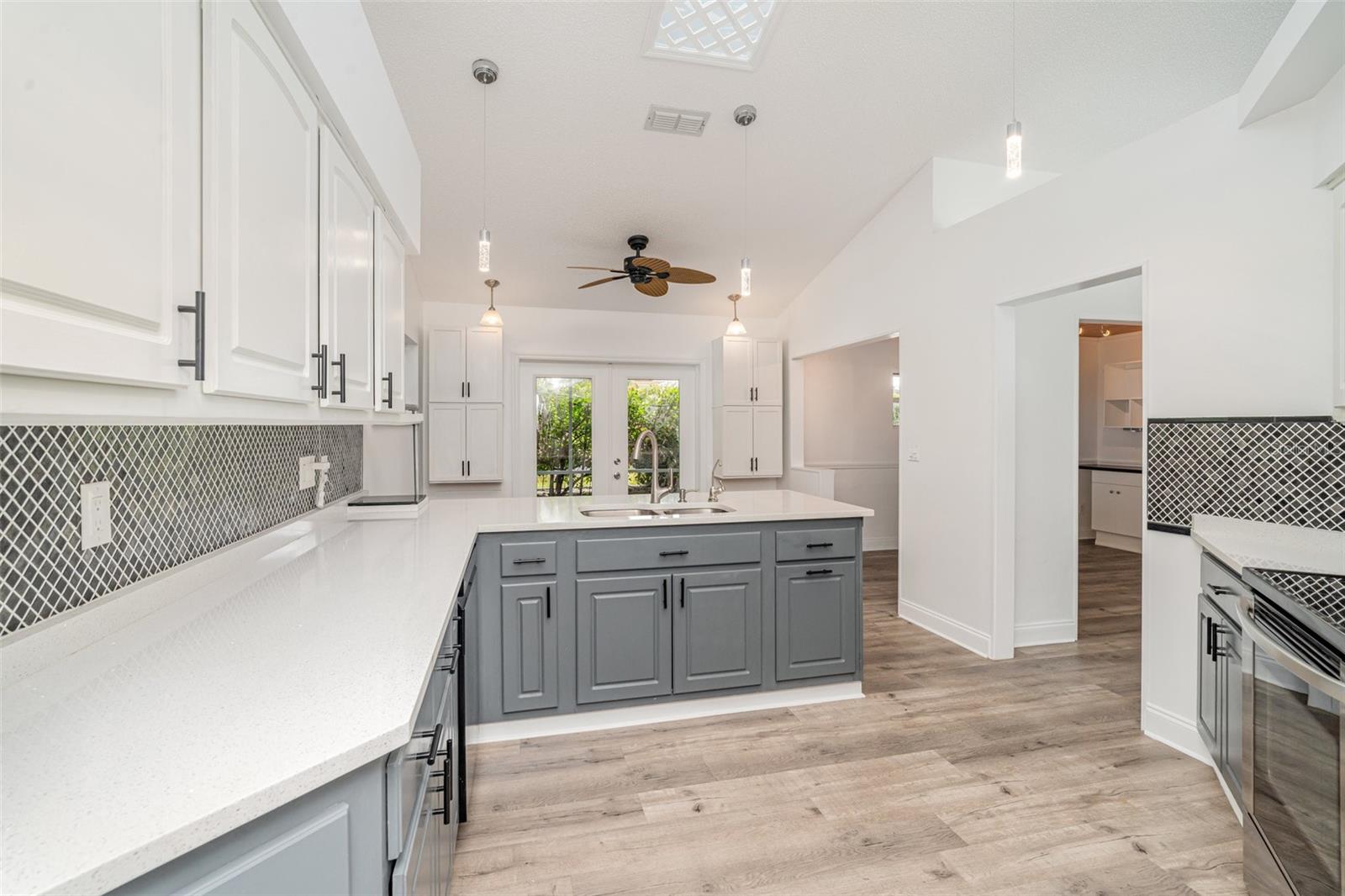 SUN CITY CENTER UNIT 52 - Residential