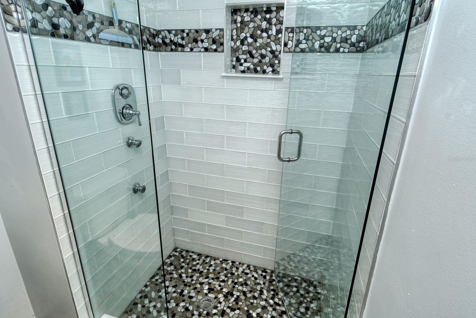 SIESTA HARBOR I - Residential