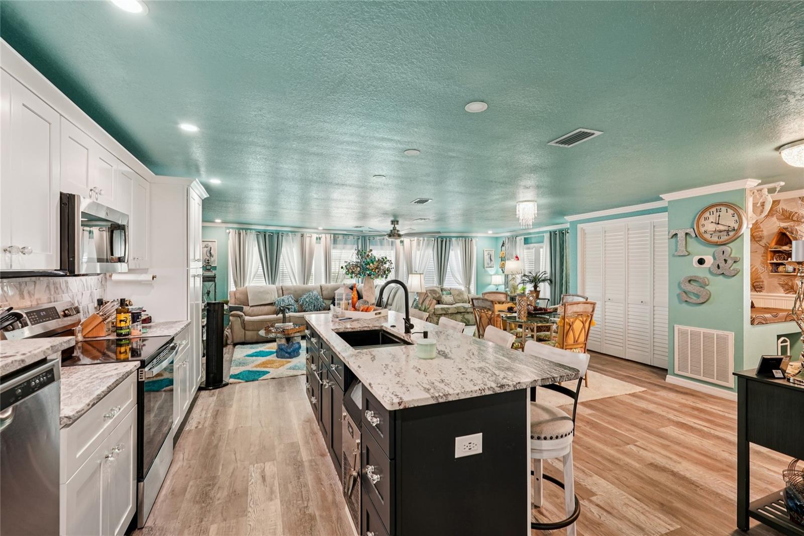 KINGS GATE CLUB MHP - Residential