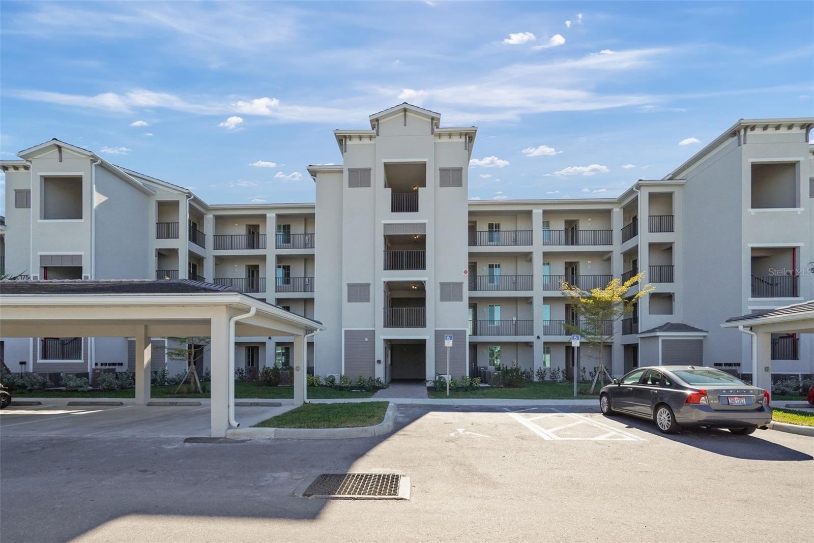 WELLEN PARK GOLF & COUNTRY CLUB - Residential