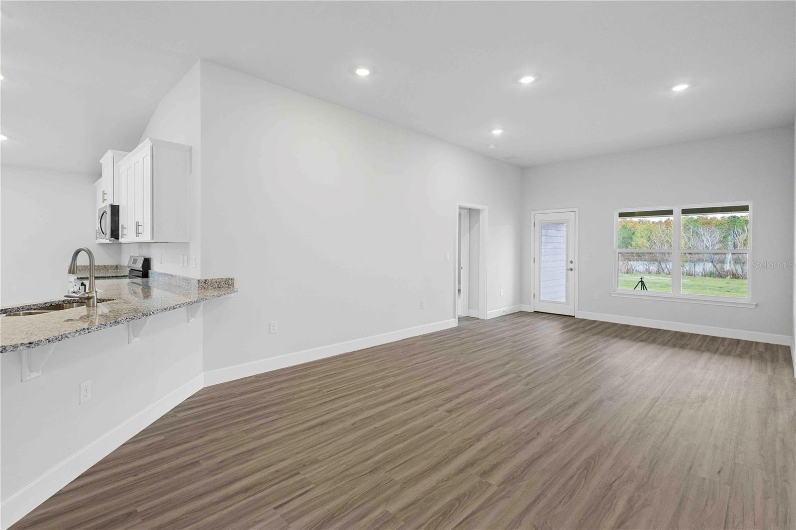 PRESERVE/LAUREL LAKE - Residential