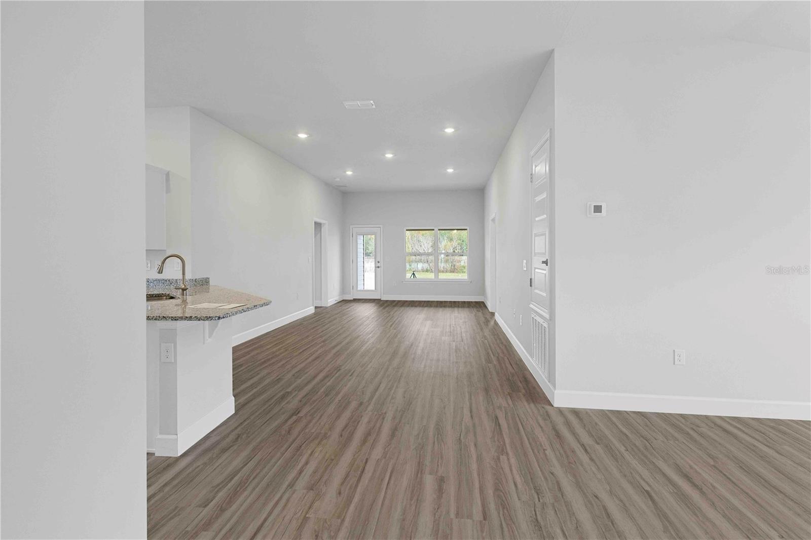 PRESERVE/LAUREL LAKE - Residential