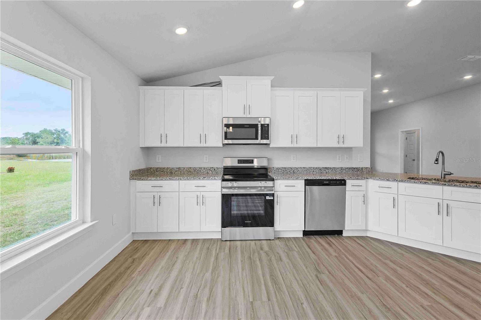 PRESERVE/LAUREL LAKE - Residential