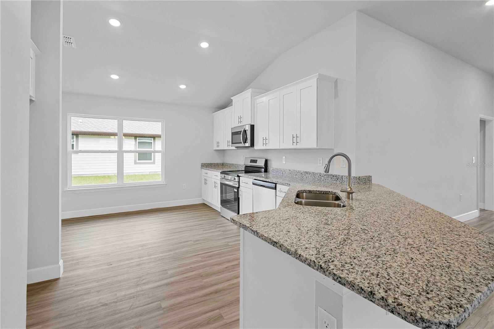 PRESERVE/LAUREL LAKE - Residential