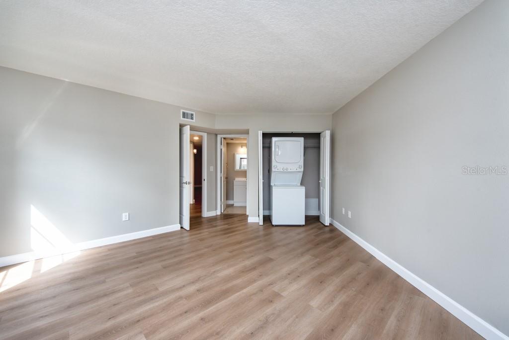 LAKE TARPON VILLAS CONDO - Residential