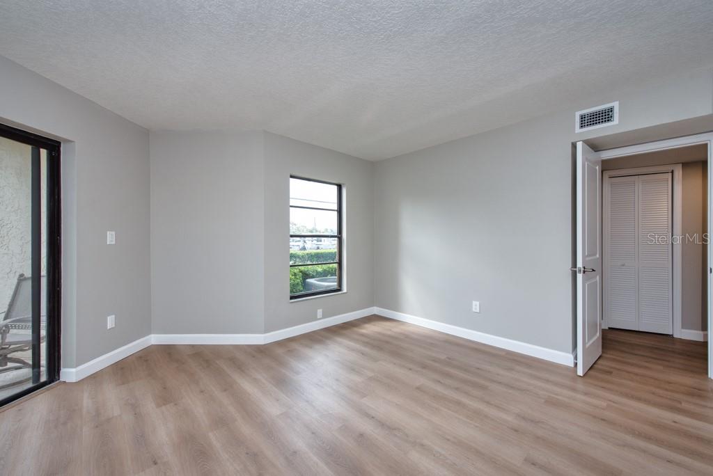 LAKE TARPON VILLAS CONDO - Residential
