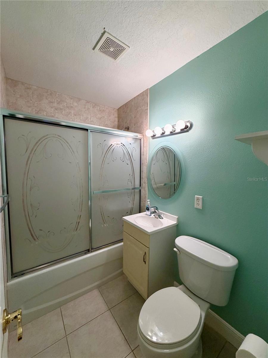 RIDGE CREST SUB - Residential Lease