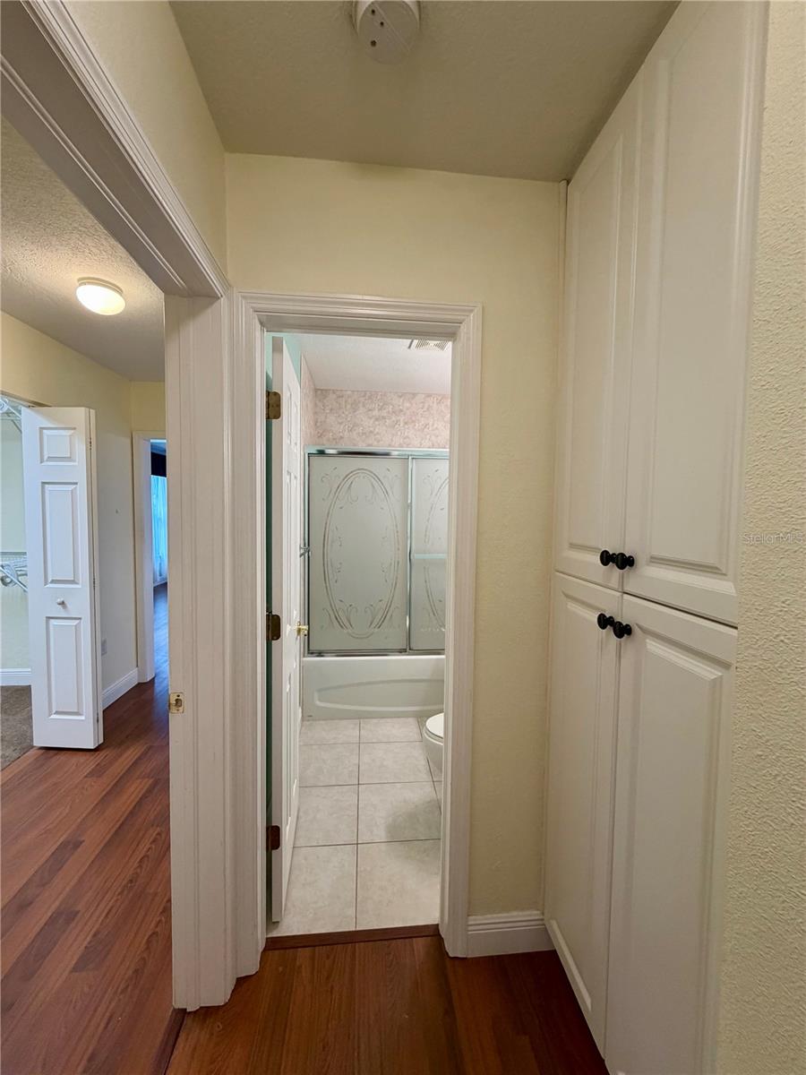 RIDGE CREST SUB - Residential Lease