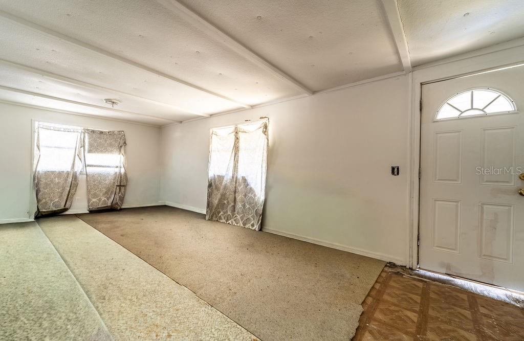 DELAND MOBILE HOMESITES UNREC 157 - Residential
