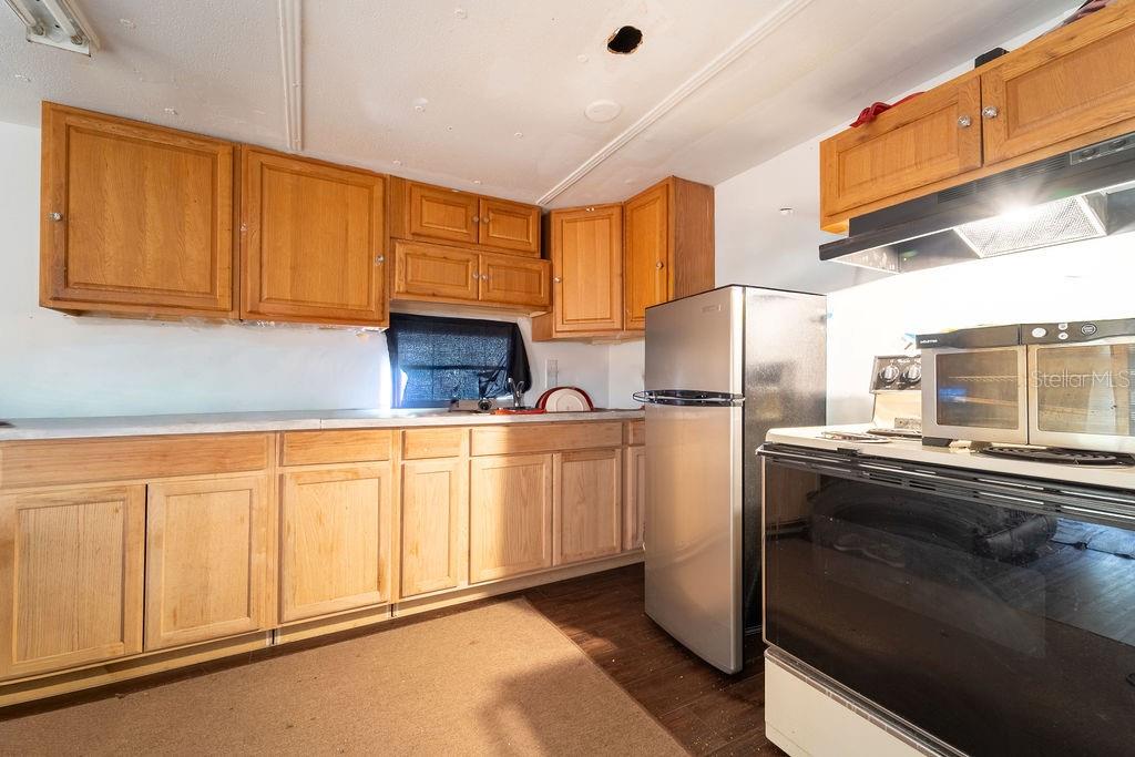 DELAND MOBILE HOMESITES UNREC 157 - Residential