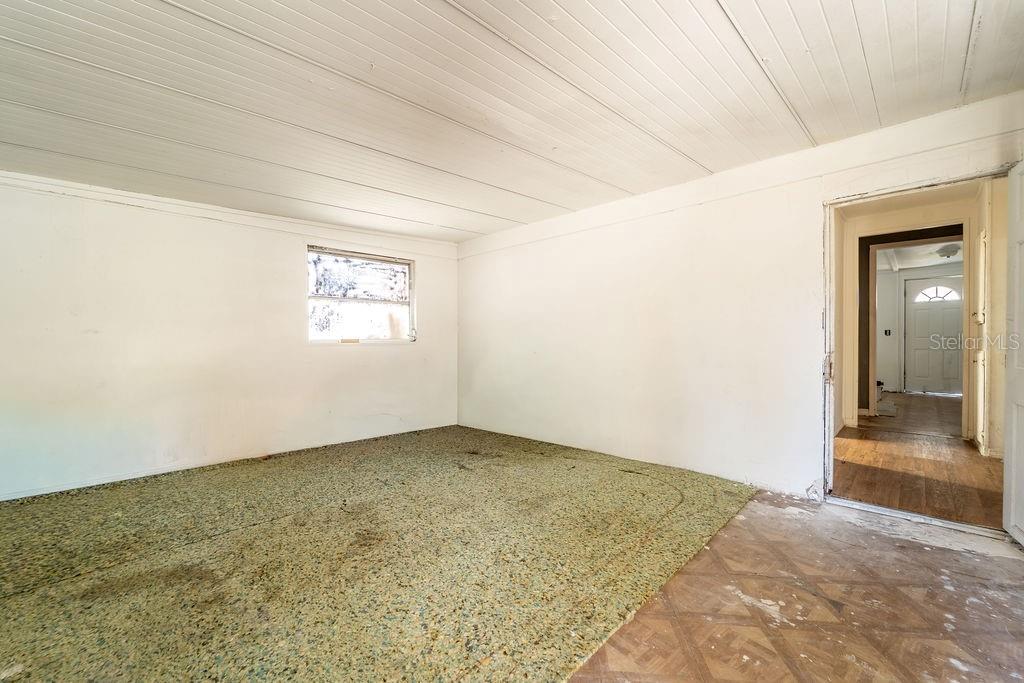 DELAND MOBILE HOMESITES UNREC 157 - Residential