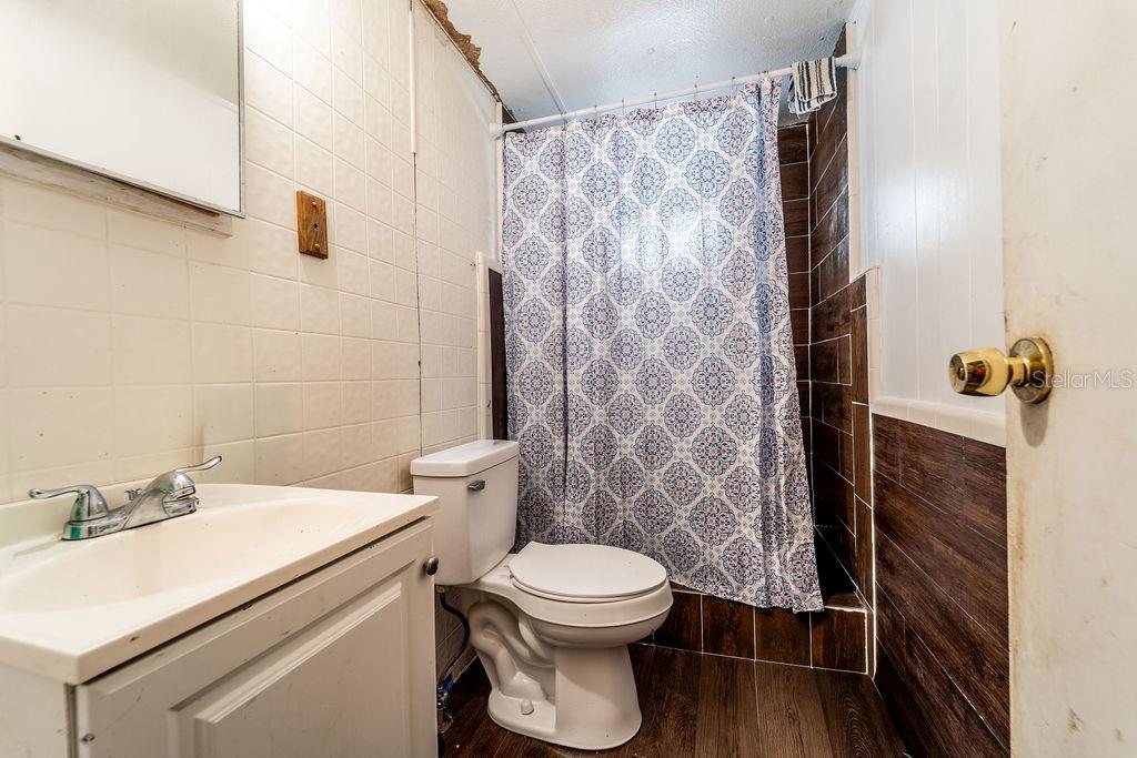 DELAND MOBILE HOMESITES UNREC 157 - Residential