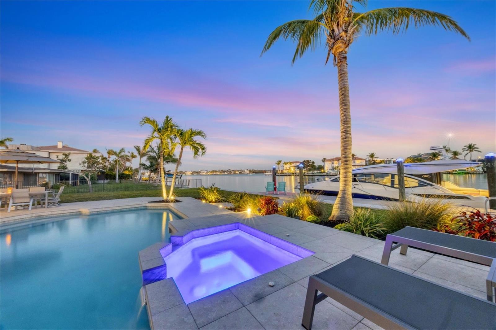 BAY ISLAND SHORES - Residential