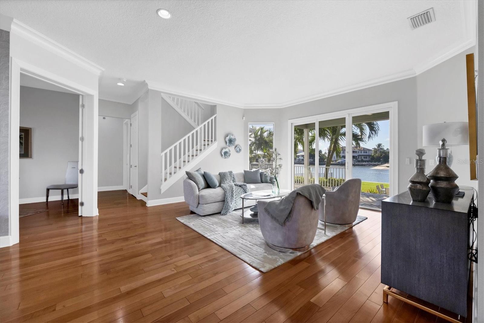 BAY ISLAND SHORES - Residential