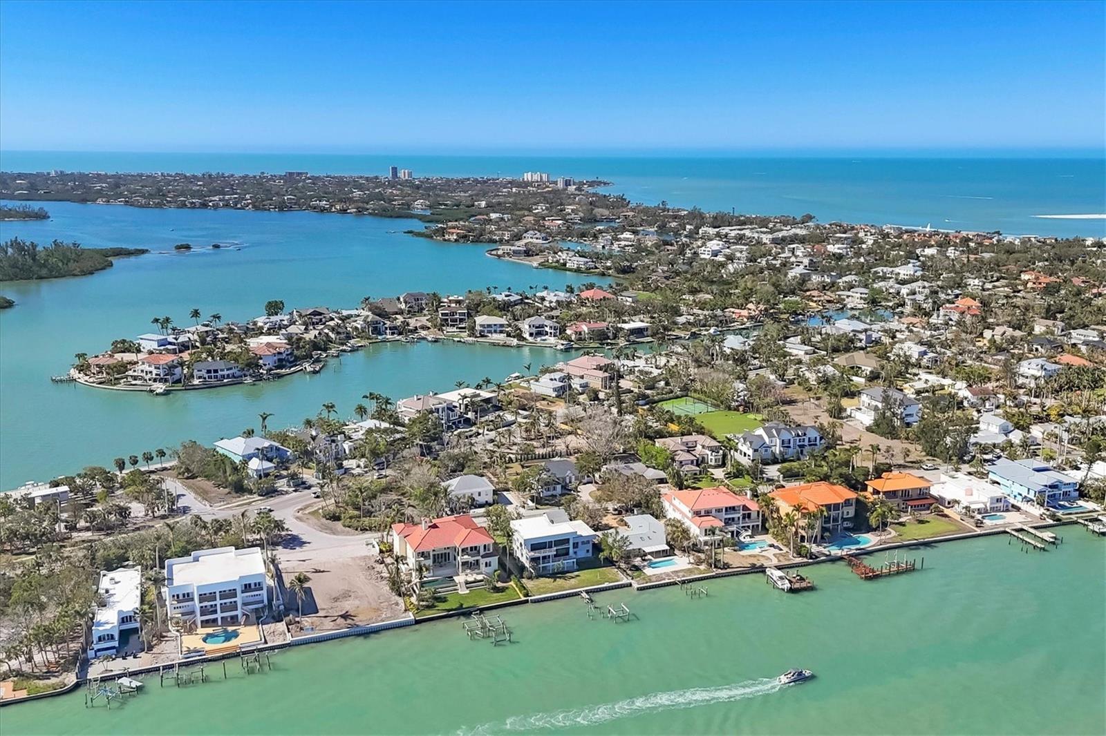 BAY ISLAND SHORES - Residential