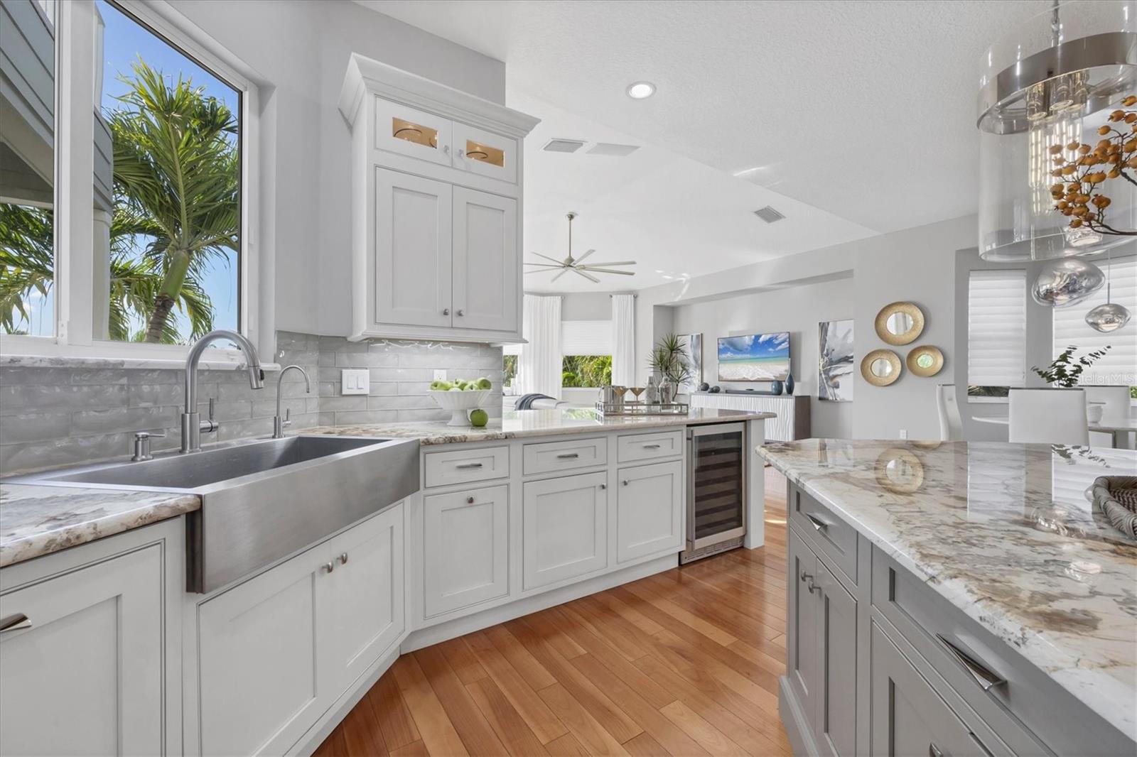 BAY ISLAND SHORES - Residential
